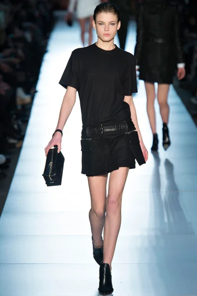 Look 15